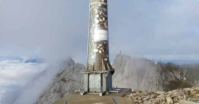 Mastprüfung ohne Grenzen. Ein Sendemast auf dem Pilatus.