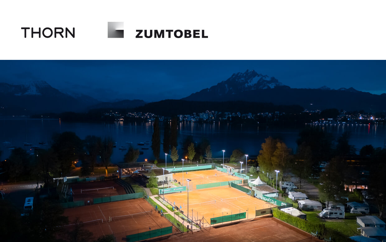 Abstrakte Darstellung der Webseite von der Zumtobel Licht AG mit eingeschaltender Tennis-Beleuchtung.